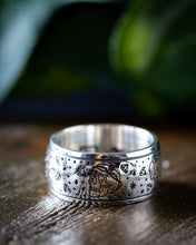 Load image into Gallery viewer, Skull Tattoo ring
